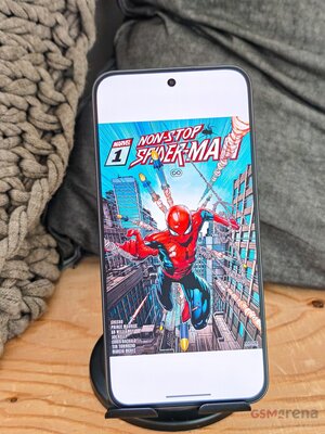 TCL представила свой первый AMOLED-дисплей NxtPaper — реалистичное изображение и комфортное чтение