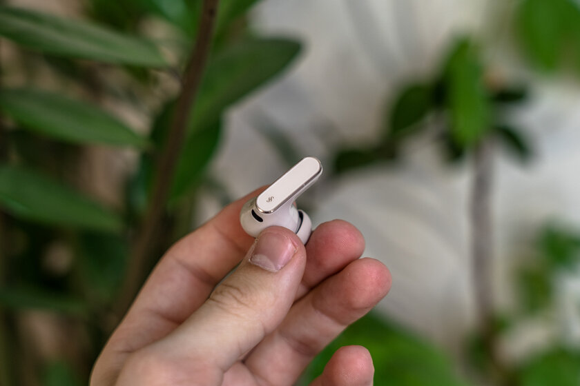 Я не снимал их 6 часов подряд: честный обзор флагманских HUAWEI FreeBuds Pro 5