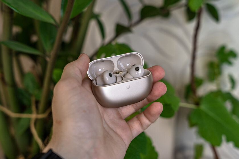 Я не снимал их 6 часов подряд: честный обзор флагманских HUAWEI FreeBuds Pro 5
