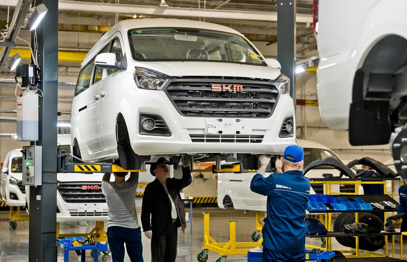 АвтоВАЗ запускает производство фургонов и минивэнов SKM для бизнеса: что известно о первой модели
