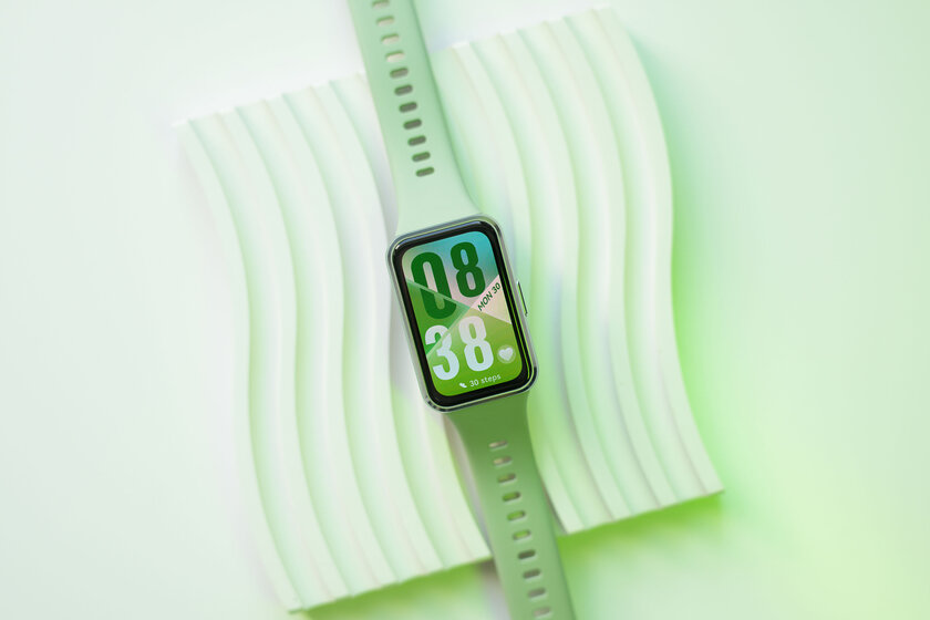 Прокачали по делу: обзор HUAWEI Band 11 с увеличенным экраном и новым аккумулятором