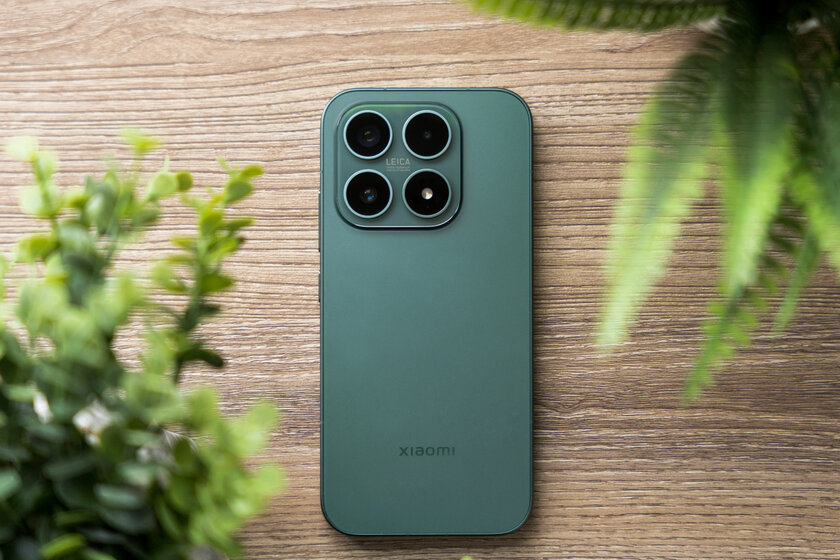 Вымирающий вид. Обзор Xiaomi 17 — компактного смартфона с флагманской начинкой