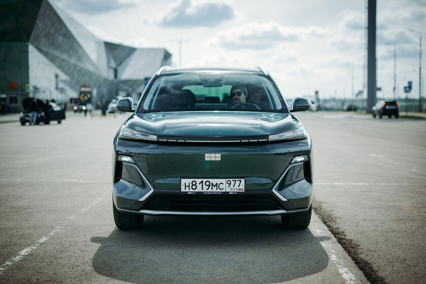 Обзор Geely EX5 EM-i: ездил как на электрокаре, но без страха разрядиться — Знакомство. 1