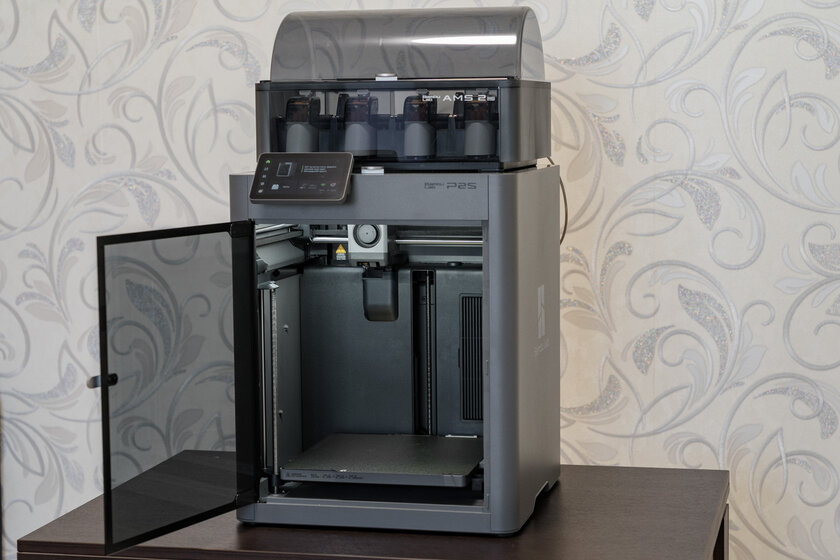 Я попробовал 3D-печать для ленивых. Обзор Bambu Lab P2S Combo, где многое делается автоматически