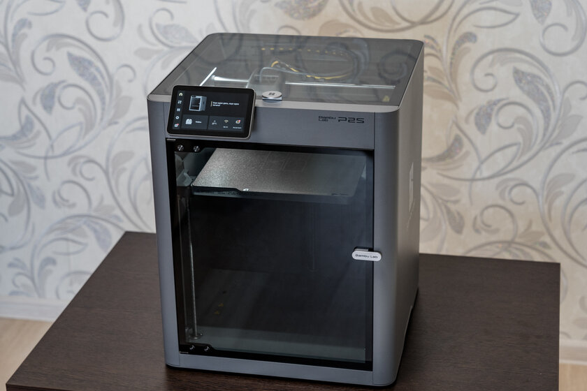 Я попробовал 3D-печать для ленивых. Обзор Bambu Lab P2S Combo, где многое делается автоматически