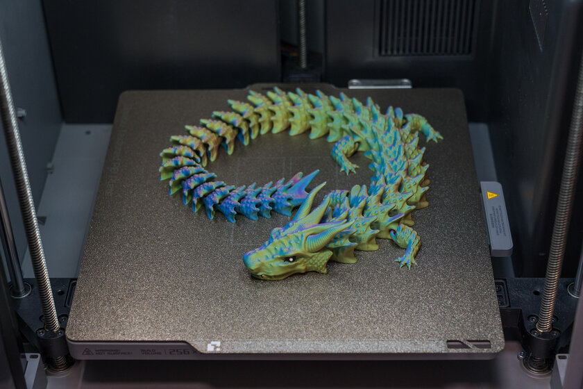 Я попробовал 3D-печать для ленивых. Обзор Bambu Lab P2S Combo, где многое делается автоматически