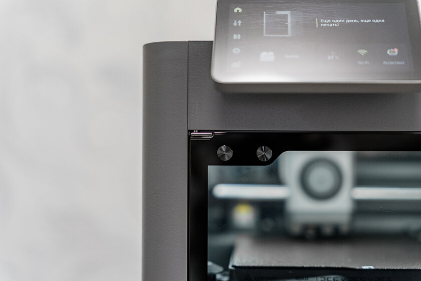 Я попробовал 3D-печать для ленивых. Обзор Bambu Lab P2S Combo, где многое делается автоматически