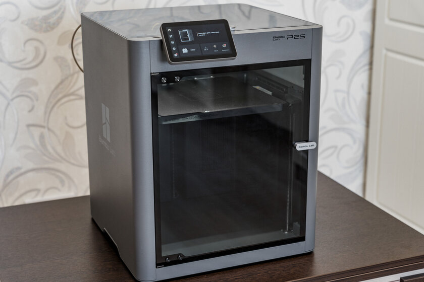 Я попробовал 3D-печать для ленивых. Обзор Bambu Lab P2S Combo, где многое делается автоматически