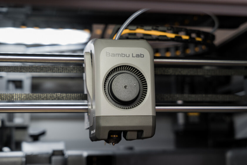 Я попробовал 3D-печать для ленивых. Обзор Bambu Lab P2S Combo, где многое делается автоматически
