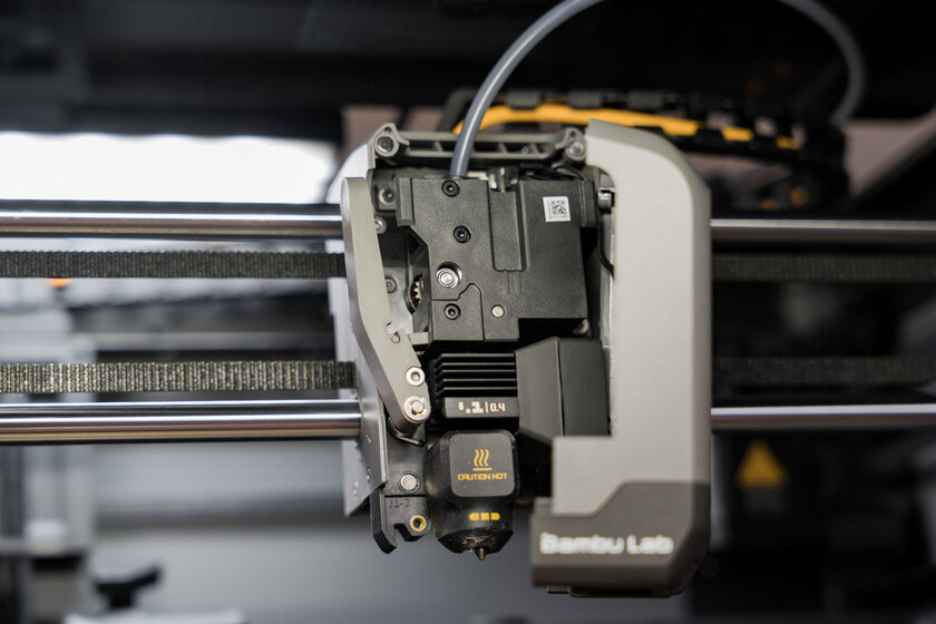 Я попробовал 3D-печать для ленивых. Обзор Bambu Lab P2S Combo, где многое делается автоматически