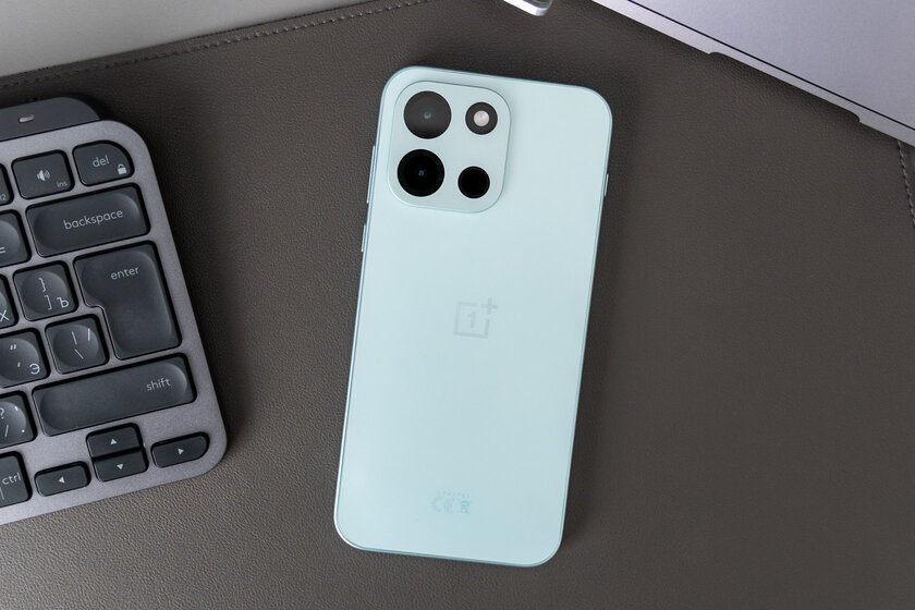 OnePlus вспомнила корни: обзор Nord 6 — смартфона, наступающего субфлагманам на пятки — Дизайн. 1