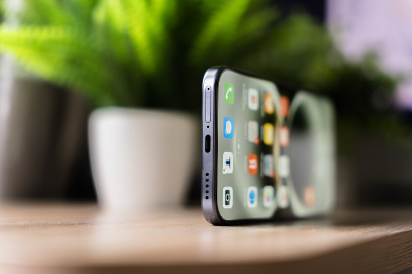 Не гнётся, живёт два дня и круто снимает: обзор HUAWEI nova 15 Max