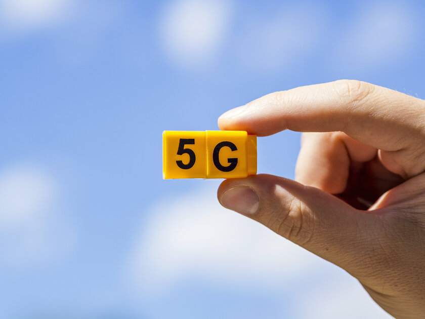 Сеть 5G в России может заработать уже летом