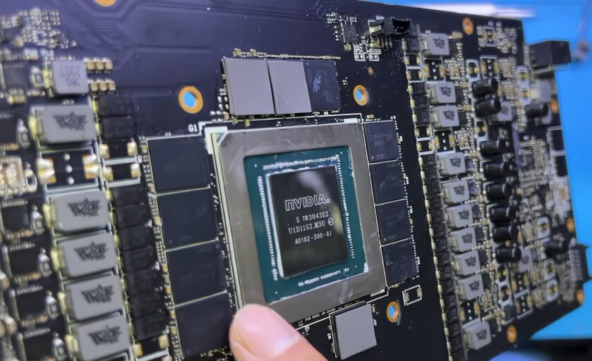 Обнаружена новая подделка на NVIDIA GeForce RTX 4090 с пластиком вместо чипа