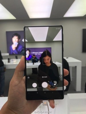 Xiaomi не сможет удовлетворить спрос на Mi MIX