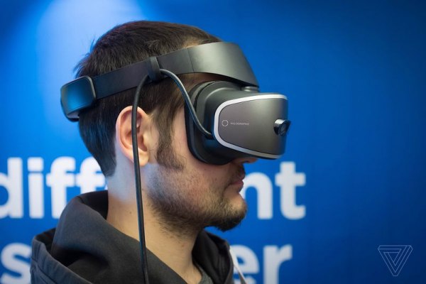 Lenovo показала дешевый шлем виртуальной реальности для Windows 10