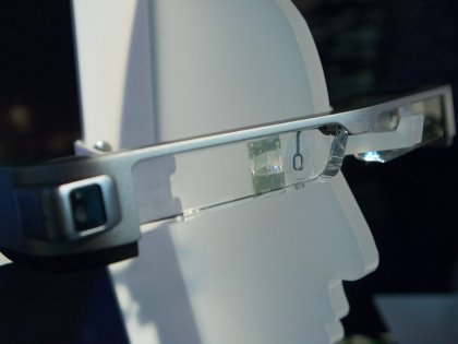 Epson показала новые видеоочки Moverio BT-300 в деле