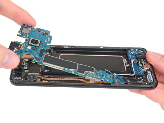 Разборка: что внутри Galaxy S8+
