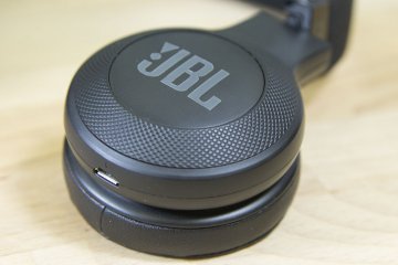 Обзор Bluetooth-наушников JBL E45BT — Внешний вид и удобство использования. 8