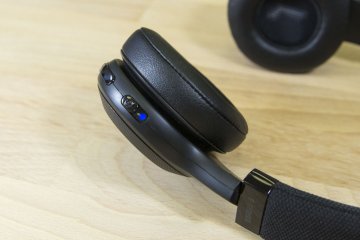 Обзор Bluetooth-наушников JBL E45BT — Органы управления и функционал. 2