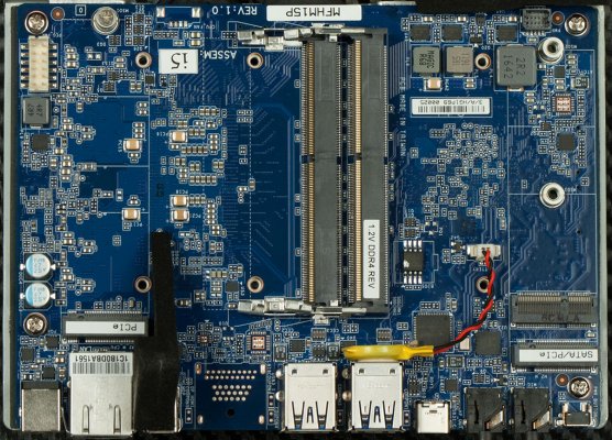 Игровой ПК размером с банку: обзор GIGABYTE BRIX Gaming VR — Внутреннее строение. 13