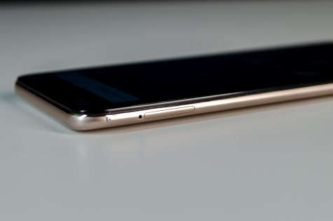 Обзор Vivo V9: удачный подражатель?