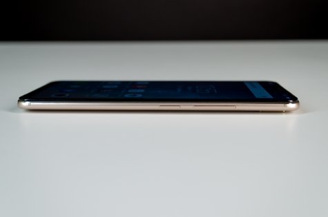 Обзор Vivo V9: удачный подражатель?
