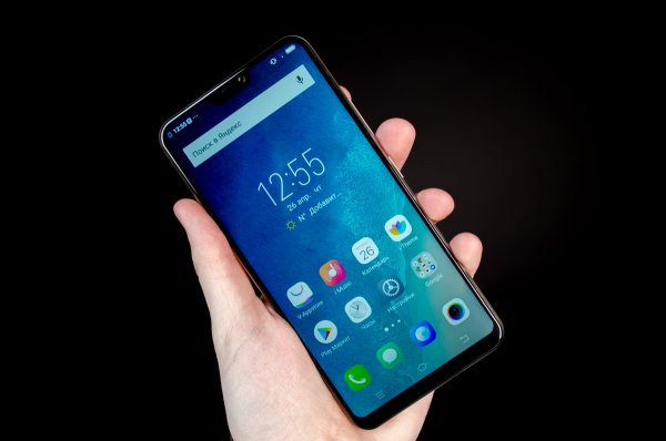 Обзор Vivo V9: удачный подражатель?