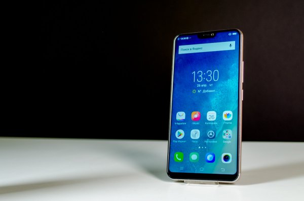 Обзор Vivo V9: удачный подражатель?