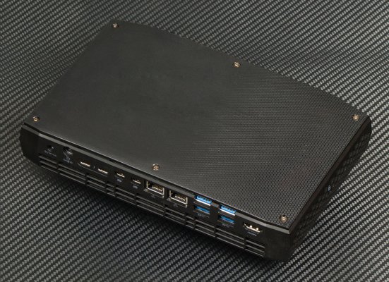 Игровой ПК в рюкзаке: обзор Intel NUC Hades Canyon