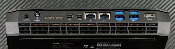 Игровой ПК в рюкзаке: обзор Intel NUC Hades Canyon
