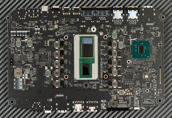Игровой ПК в рюкзаке: обзор Intel NUC Hades Canyon