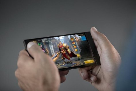 Эволюция геймерских телефонов. От Nokia N-Gage до ASUS ROG Phone — Razer Phone . 2