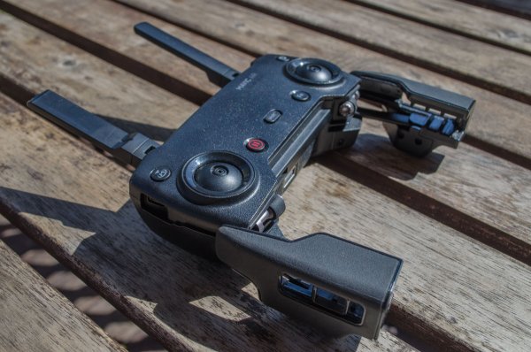 Обзор DJI Mavic Air — компактный дрон для начинающего пилота