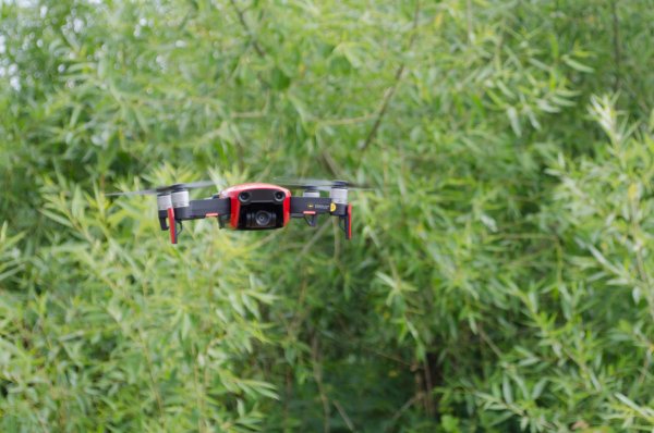 Обзор DJI Mavic Air — компактный дрон для начинающего пилота