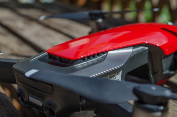 Обзор DJI Mavic Air — компактный дрон для начинающего пилота