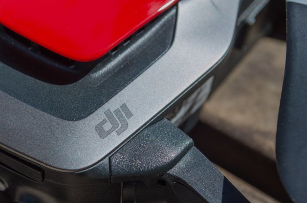 Обзор DJI Mavic Air — компактный дрон для начинающего пилота