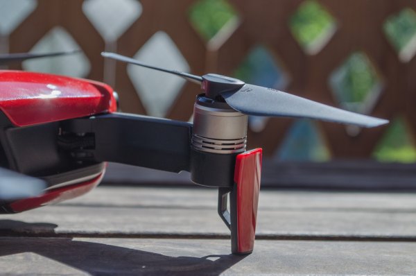 Обзор DJI Mavic Air — компактный дрон для начинающего пилота