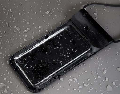 Xiaomi представила чехол для смартфонов с защитой от попадания воды