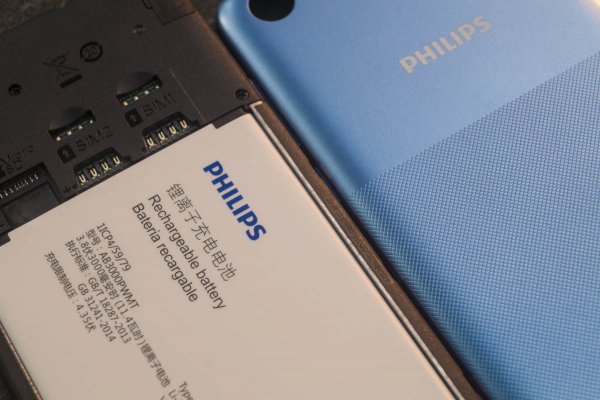 Обзор Philips S395: недорогой и красивый
