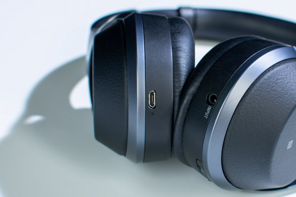 Обзор Sony WH-1000XM2 — передовое шумоподавление — Автономность. 1