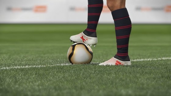 Обзор демо-версии PES 2019: FIFA может спать спокойно