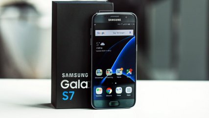 Почему не стоит гнаться за флагманскими смартфонами в 2018 году