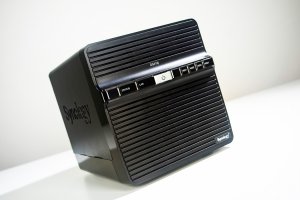 Обзор Synology DiskStation DS418j — Ваш личный — Внешний вид. 6