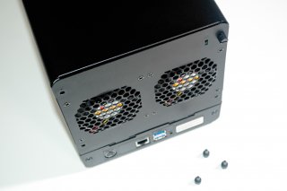 Обзор Synology DiskStation DS418j — Ваш личный — Внешний вид. 13
