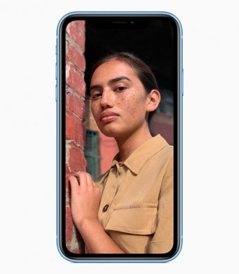 Apple показала первые iPhone с двумя SIM-картами