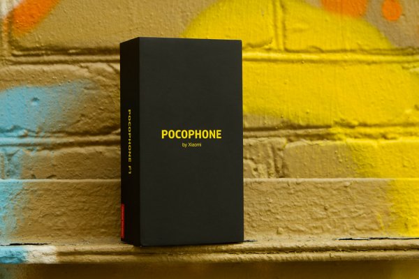 Обзор Pocophone F1: лучший за свою цену — Комплектация. 1