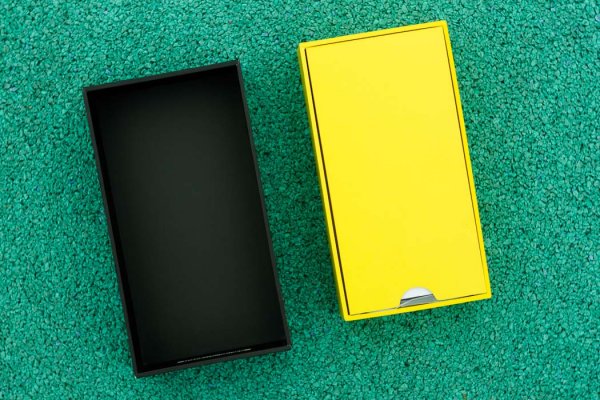 Обзор Pocophone F1: лучший за свою цену — Комплектация. 4