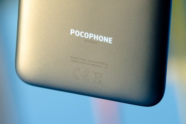 Обзор Pocophone F1: лучший за свою цену — Внешний вид. 5