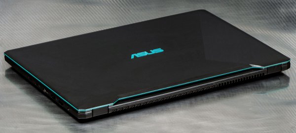 Не до конца гейминг: ASUS X570UD — Комплектация, внешний вид. 8